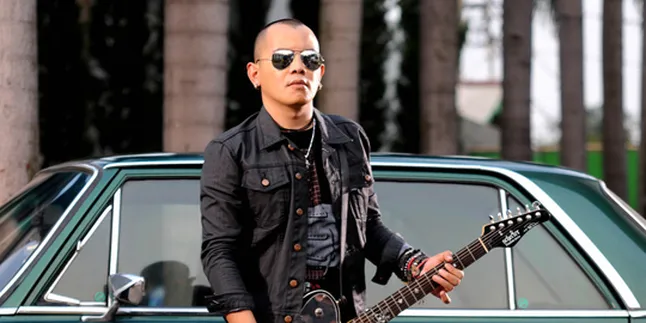 Tahun Ini, Cella Kotak Nikahi Presenter Reality Show?