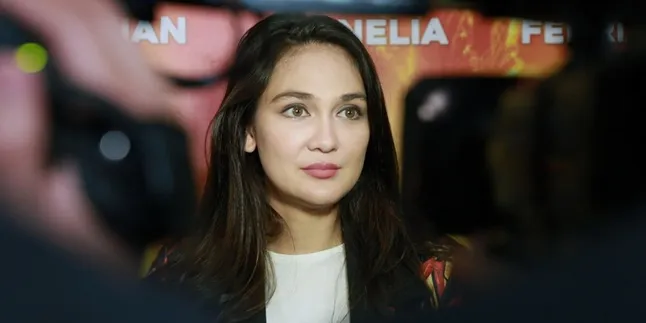 Tak Ada Target Nikah, Ini Yang Bikin Luna Nyaman Dengan Reino