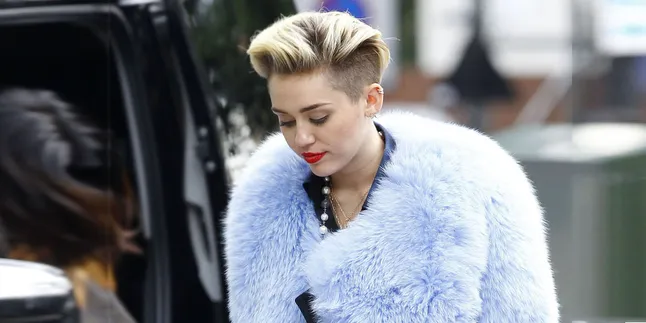 Tak Betah di Rumah Sakit, Miley Cyrus Akhirnya Pindah! Tak Betah di Rumah Sakit, Miley Cyrus Akhirnya Pindah!