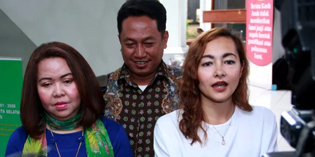 Tak Bisa Ketemu Anak, Dewi Rezer Tuding Marcellino Lefrandt Galak