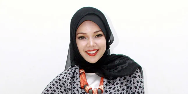 Tak Bisa Sungkem, Dewi Sandra Kenang Orang Tua