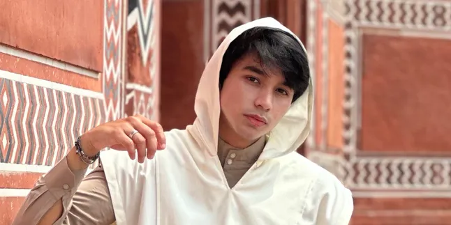 'Tak Bisa TanpaMu Ya Allah' Jadi Single Religi Perdana Ekhsan, Video Klip Digarap Serius di India