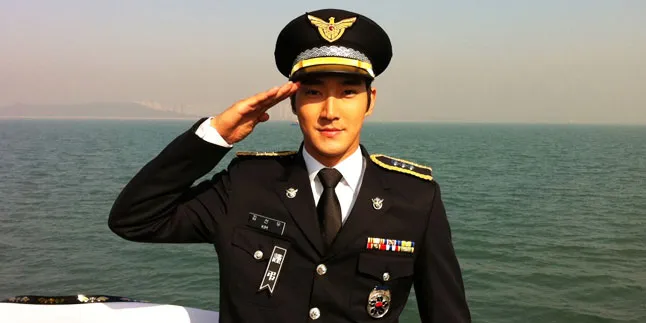 Tak Cuma Dalam Drama, Siwon SuJu Jadi Polisi Ganteng Dunia Nyata Tak Cuma Dalam Drama, Siwon SuJu Jadi Polisi Ganteng Dunia Nyata