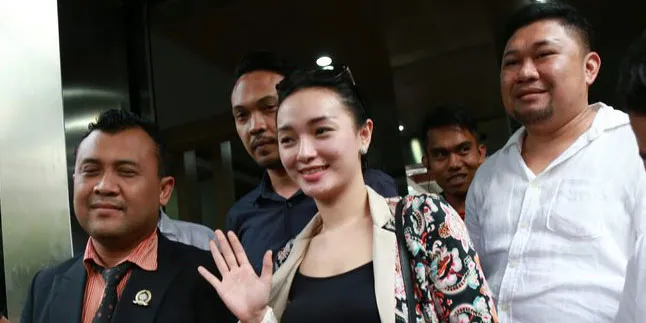 Tak Dibriefing, Zaskia Gotik Tidak Ingin Salahkan Tim Kreatif Tak Dibriefing, Zaskia Gotik Tidak Ingin Salahkan Tim Kreatif