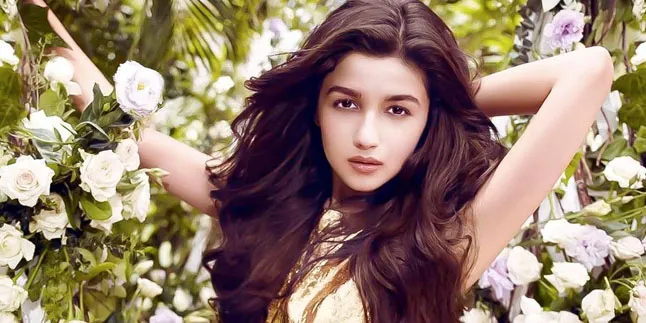 Tak Diduga, Pria Tampan Ini 'Tolak' Alia Bhatt! Tak Diduga, Pria Tampan Ini 'Tolak' Alia Bhatt!