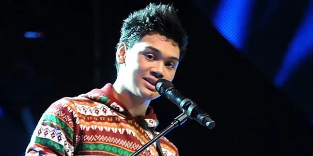 Tak Enak Badan, Mikha Angelo Tetap Ganteng Kan?