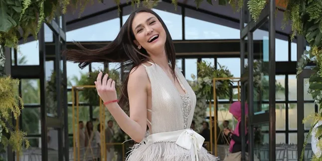 Tak Galau Seperti yang Diberitakan, Melanie Ricardo Sebut Luna Maya Bahagia