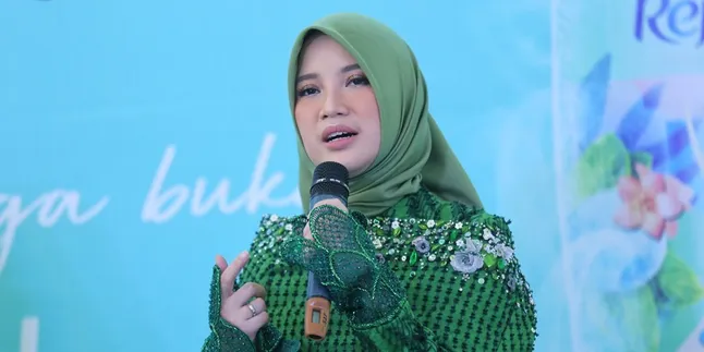 Tak Hadiri Acara Tunangan Jessica Iskandar, Chacha Frederica: Aku Enggak Diundang Tak Hadiri Acara Tunangan Jessica Iskandar, Chacha Frederica: Aku Enggak Diundang