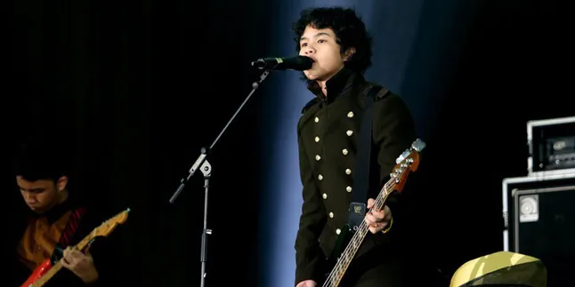 Tak Hadiri Sidang, Dul Kelelahan Konser Semalam?