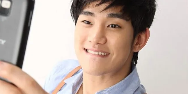 Tak Hanya Dipuja Kaum Hawa, Kim Soo Hyun Juga Punya Fanboy? Tak Hanya Dipuja Kaum Hawa, Kim Soo Hyun Juga Punya Fanboy?