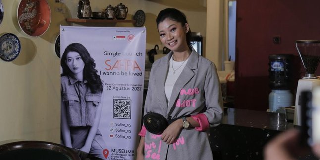 Tak Hanya Kejar Ilmu di Dunia Akademis, Safira Miliki Talenta di Dunia Musik dan Menulis Lirik Single Berjudul "I Wanna Be Loved"