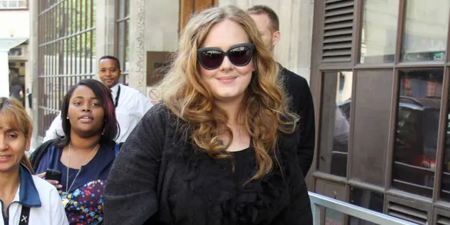 Tak Ingin Operasi Lagi, Adele Ganti Cara Bernyanyi