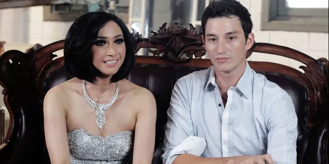 Tak Jadi Raffi Ahmad, Lita Kuning Gandeng Mike Lewis Tak Jadi Raffi Ahmad, Lita Kuning Gandeng Mike Lewis