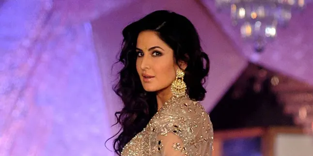 Tak Kunjung Menikah, Katrina Kaif Bakal Dijodohkan Ibunya?