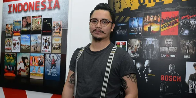 Tak Mainkan Peran Anak SMA, Derby Romero Bebas Panjangkan Kumis Tak Mainkan Peran Anak SMA, Derby Romero Bebas Panjangkan Kumis
