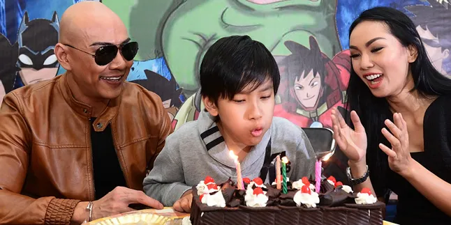 Tak Mau Anak Tertekan, Deddy Corbuzier Biarkan Azka Bebas Memilih Tak Mau Anak Tertekan, Deddy Corbuzier Biarkan Azka Bebas Memilih
