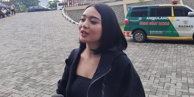 Doesn't Want to Rush About a Partner, Wika Salim Traumatized by Widow Status