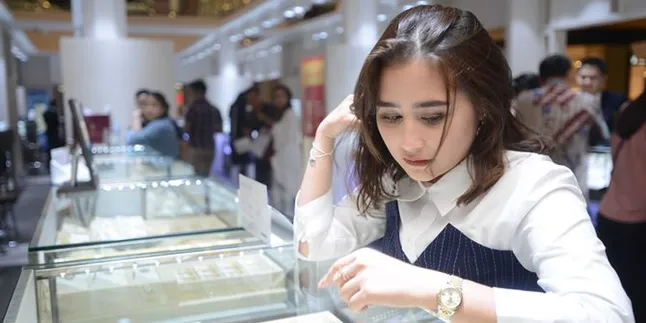 Tak Mau Buru-Buru Tunangan, Jadi Alasan Prilly Latuconsina Beli Cincin Sendiri