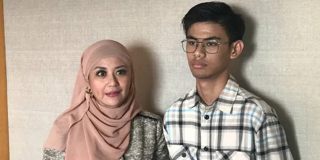 Tak Mau Ibu Dapat KDRT Lagi, Anak Pinta Yuyun Sukawati Jangan Tergesa- gesa Menikah Lagi Tak Mau Ibu Dapat KDRT Lagi, Anak Pinta Yuyun Sukawati Jangan Tergesa- gesa Menikah Lagi
