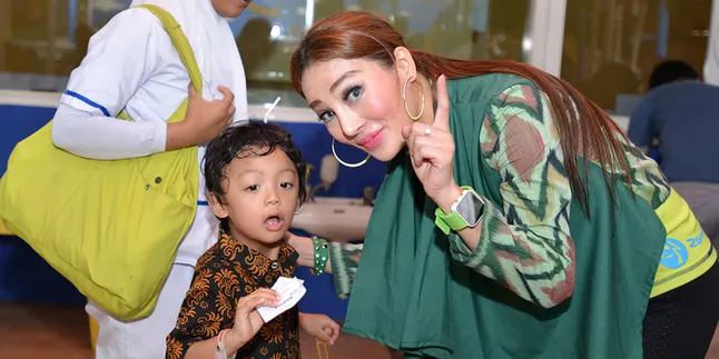 Tak Mau Jadi Manja, Fifie Buntaran Tegas ke Anak