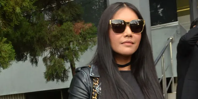 Tak Mau Merepotkan Orang Lain, Denada Jual Barang Untuk Perawatan Shakira