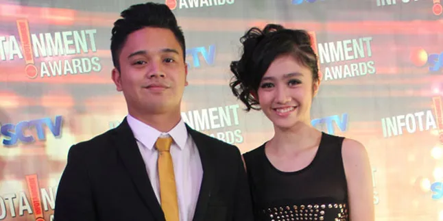 Tak Menang Infotainment Awards, Derby dan Feby Tetap Romantis Tak Menang Infotainment Awards, Derby dan Feby Tetap Romantis