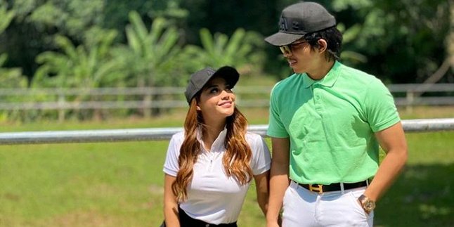 Not Wearing an Engagement Ring, Atta Halilintar Breaks Up with Aurel Hermansyah?