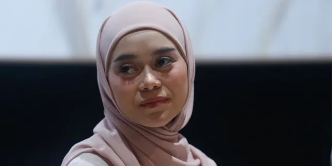 Tak Penuhi Undangan Pernikahan Via Vallen dan Chevra Yolandi, Lesti Minta Maaf