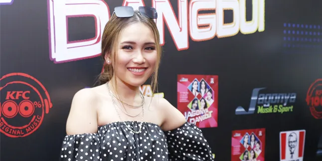 Tak Pergi Liburan Saat Tahun Baru, Ini Alasan Ayu Ting Ting