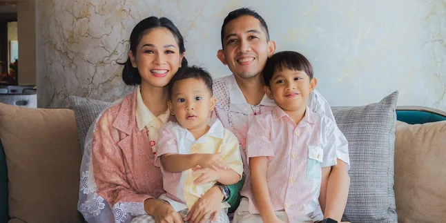 Tak Pernah Jauh dari Sang Buah Hati, Andien Selalu Ajak 2 Anaknya Saat ke Luar Kota