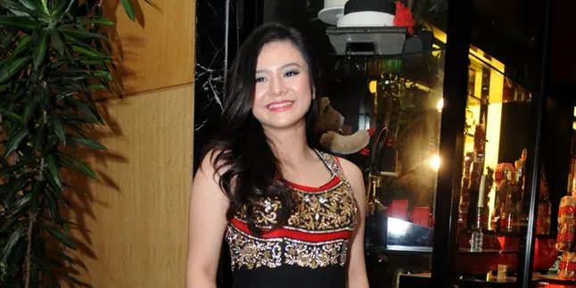 Tak Punya Baby Sitter, Eriska Rein Capek Tapi Seru Rawat Anak