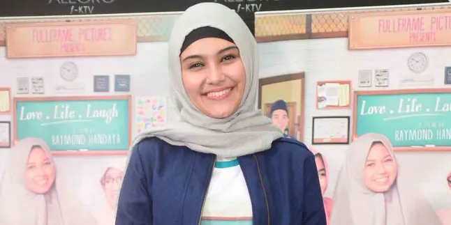 Tak Punya Baby Sitter, Zee Zee Shahab Bawa Anak ke Lokasi Syuting