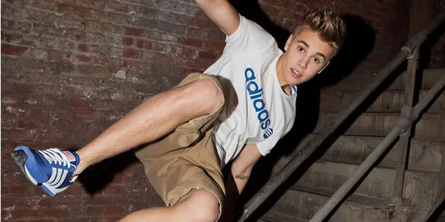 Tak Punya SIM, Justin Bieber Ditilang Polisi California Tak Punya SIM, Justin Bieber Ditilang Polisi California