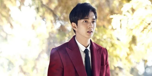 Tak Punya Teman Artis, Yoo Seung Ho Sering Hang Out ke Warnet Tak Punya Teman Artis, Yoo Seung Ho Sering Hang Out ke Warnet