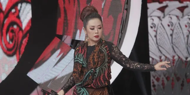 Tak Sempat Bicara Langsung, Begini Cara Unik Anak Soimah Kirim Pesan Untuk Sang Ibu