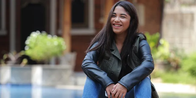 Tak Seperti Ruth Sahanaya, Nadine Emanuella Suka di Balik Layar Tak Seperti Ruth Sahanaya, Nadine Emanuella Suka di Balik Layar