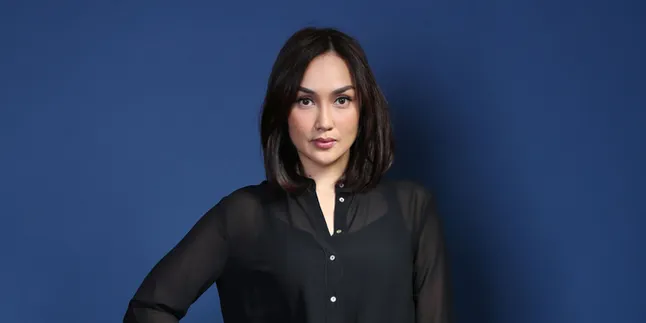 Tak Suka Pakai Busana Warna Pastel, Sara Wijayanto: Rasanya Kayak Telanjang