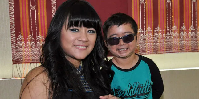 Takut Daus Mini Lirik Yang Lain, Yunita Sulam Bibir Rp 9 Juta!