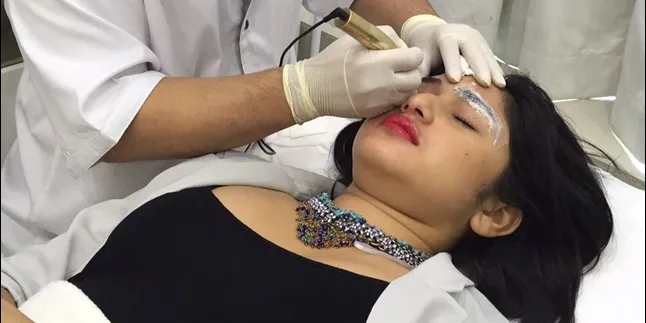 Takut Jarum, Bianca Liza Butuh Setahun Buat Yakin Shading Alis