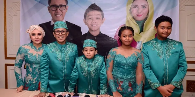 Takut Pergaulan Bebas Remaja, Eko Patrio Kuatkan Agama ke Anak