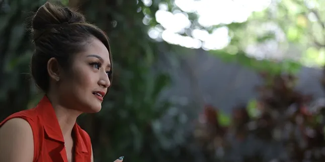 Takut, Siti Badriah Menolak Diajak Settingan Oleh Ayu Ting Ting Takut, Siti Badriah Menolak Diajak Settingan Oleh Ayu Ting Ting