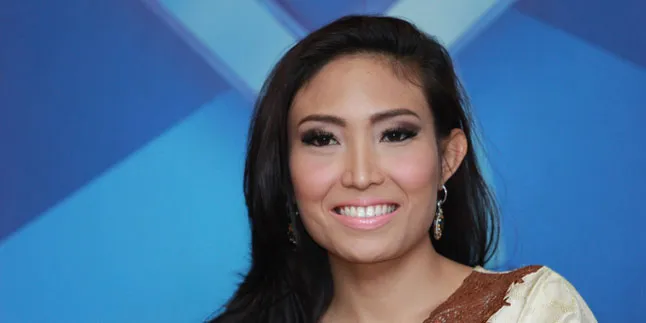 Takut Suami Pulang 'Salah Rumah', Ayu Dewi Jaga Tubuh Langsing Takut Suami Pulang 'Salah Rumah', Ayu Dewi Jaga Tubuh Langsing
