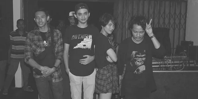 Talking Coasty Putuskan Batal Manggung ke India