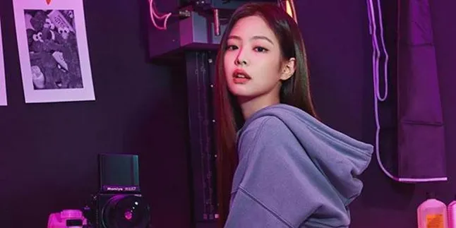 Tampak Pucat, Jennie BLACKPINK Nyaris Pingsan Saat Tampil di Atas Panggung