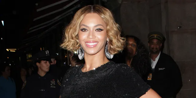 Tampak Seksi, Pinggang Cantik Beyonce Ini Diduga Palsu Tampak Seksi, Pinggang Cantik Beyonce Ini Diduga Palsu