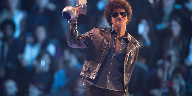 Tampil Bareng, Bruno Mars Ajak Red Hot Chili Peppers?