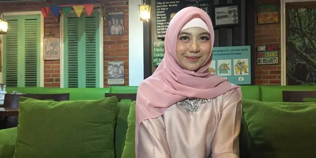 Tampil Berhijab Saat Bukber Bareng Penggemar, Ghea Indrawari Hijrah?
