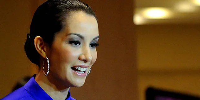 Tampil Cantik Ala Nadya Hutagalung