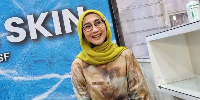 Tampil Cantik dan Awet Muda, Desy Ratnasari Bantah Lakukan Operasi Plastik