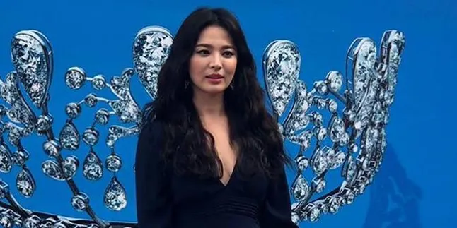 Tampil Cantik dan Penuh Senyum di Monaco, Song Hye Kyo Malah Dihujat Tampil Cantik dan Penuh Senyum di Monaco, Song Hye Kyo Malah Dihujat
